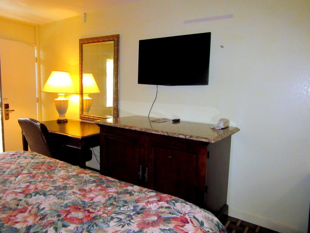 Budget Host Inn Arlington Exteriör bild