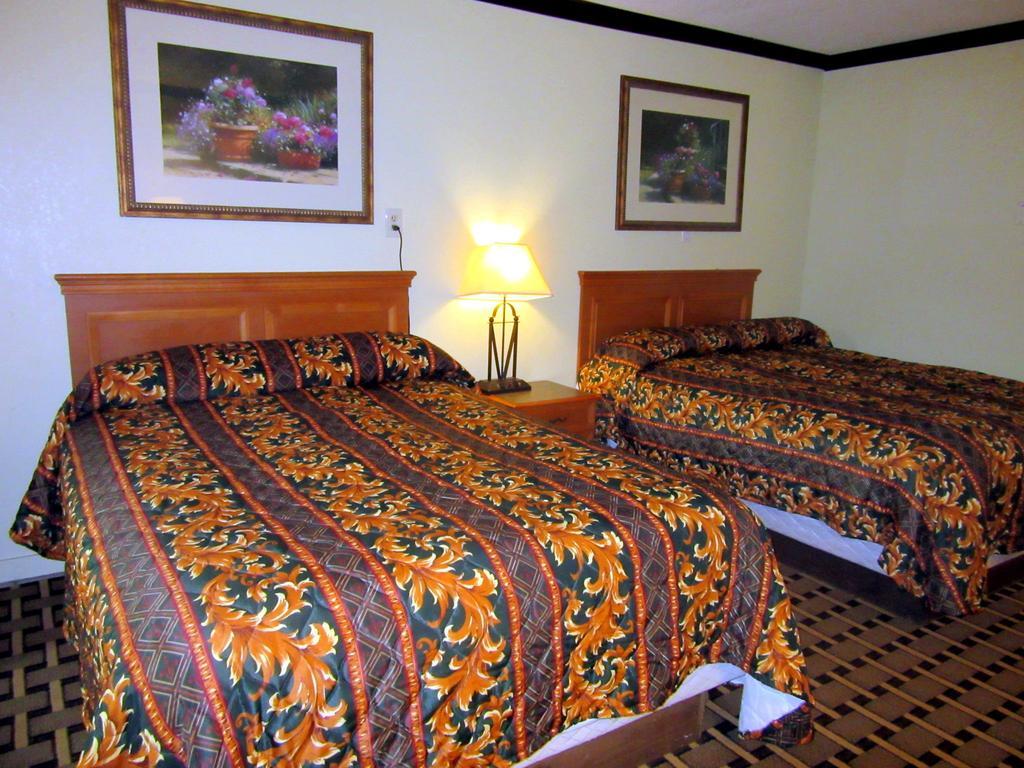 Budget Host Inn Arlington Exteriör bild